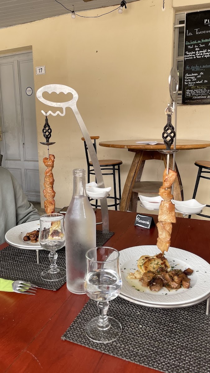 La Taverne De D'artagnan-4